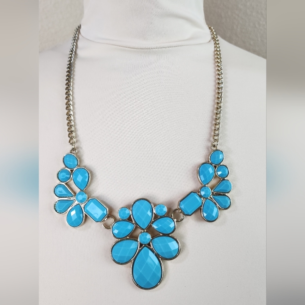 #62 Gold Toned‎ Aqua Faceted Tear Drop Statement Bib Curb Link Necklace